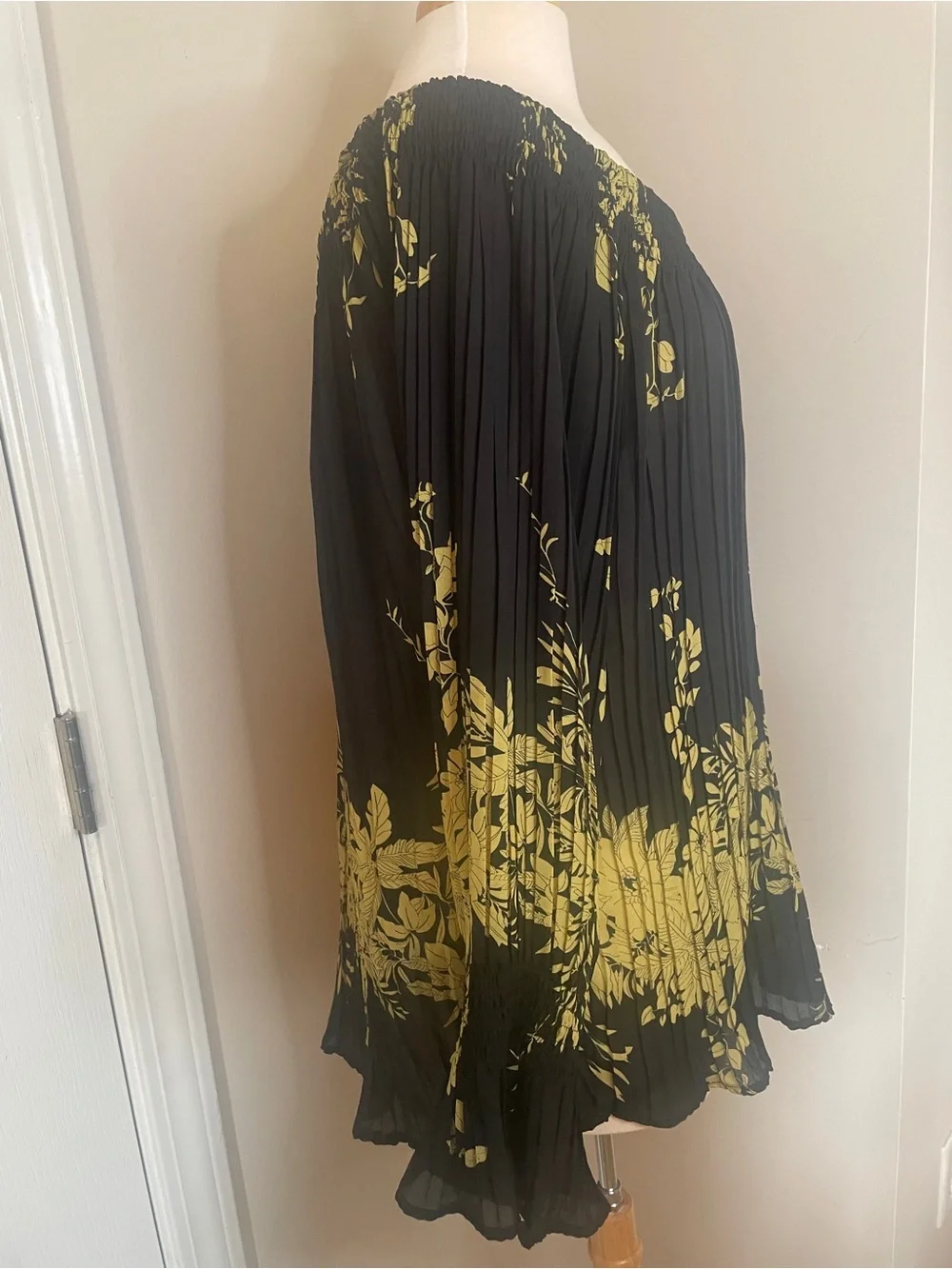 Dress-U by Sharon Long Sleeve Fully Pleated Blouse Size 1X